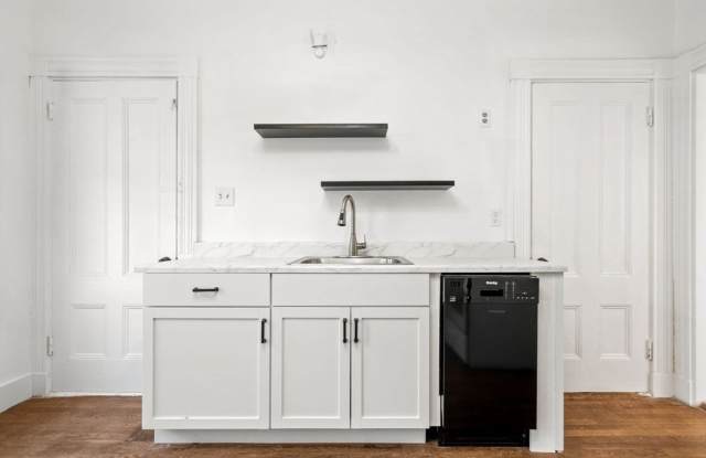 168 Elliot St unit: 1 photos photos