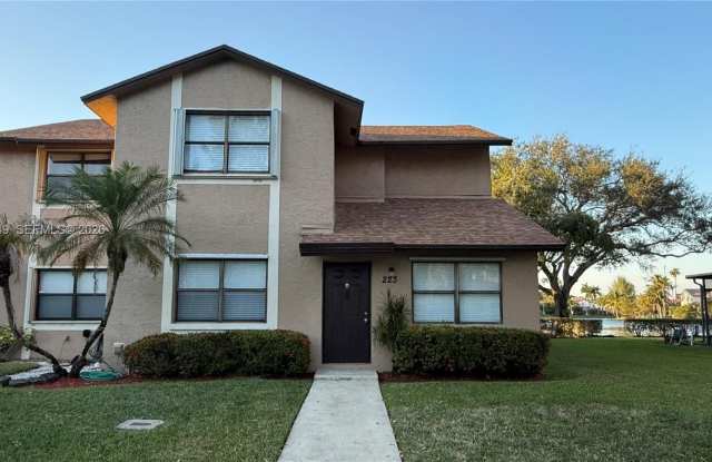 223 Lakeside Cir photos photos