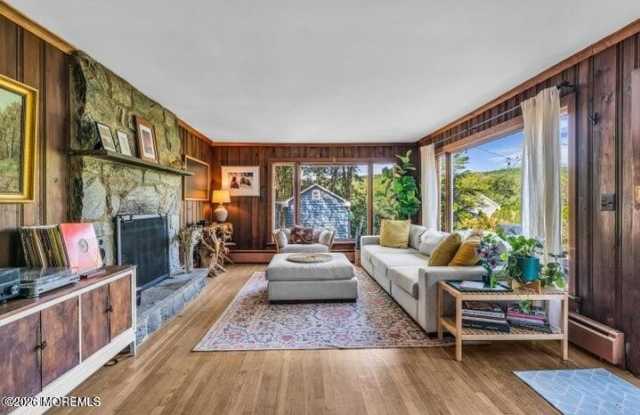 475 Locust Point Road Gallery 2