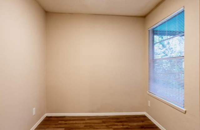 8837 N Plaza Gallery 1