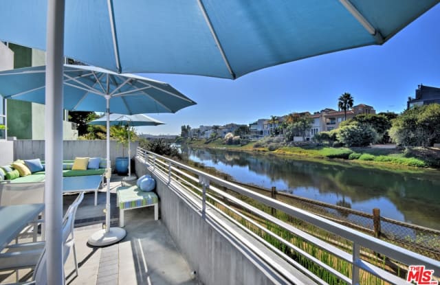 5215 VIA DONTE - 5215 South via Donte, Los Angeles, CA 90292