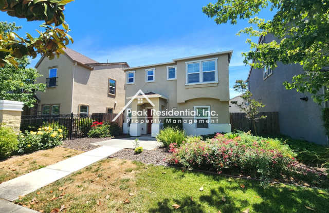 Updated 3bd/2.5ba Home near Cosumnes River College-Gated Community photos photos