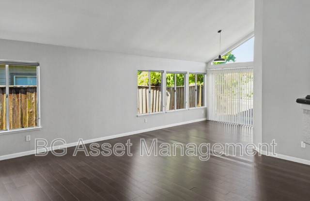 3351 Parkgate Court Gallery 3