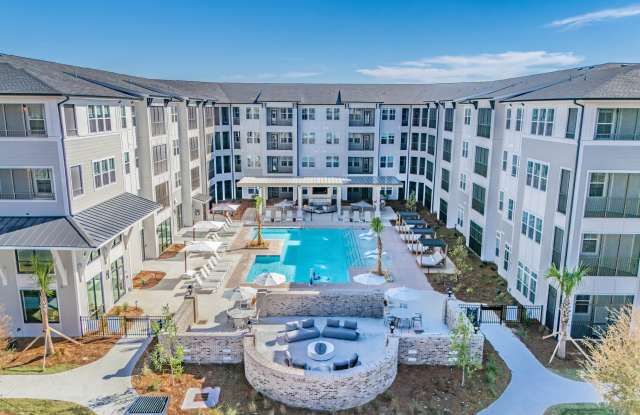 Monument at Pooler photos photos