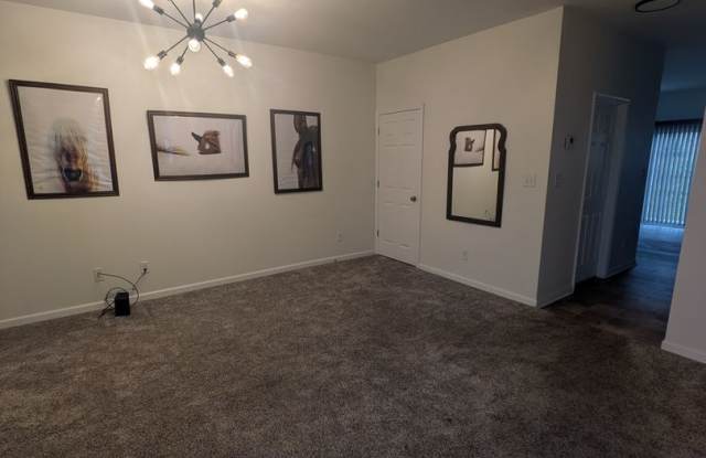 Townhouse at The Pinnacle Subdivision Gallery 3