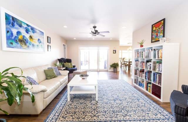 8324 E VIA DE LAS FLORES -- E Gallery 2