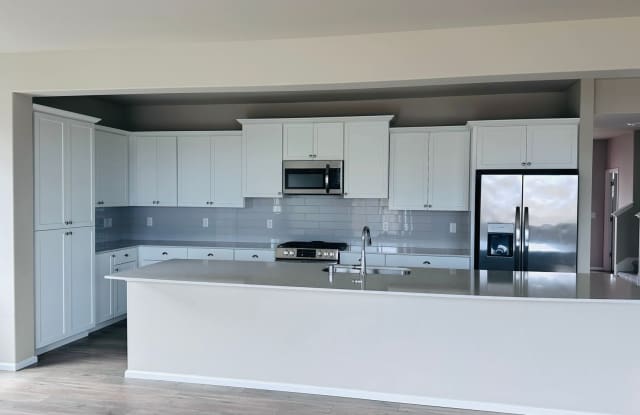 4 bedroom 2.5 bath Gallery 4