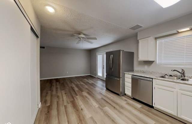 7251 West Cinnabar Avenue Gallery 3