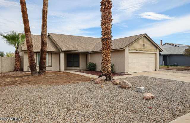 7320 W KRALL Street photos photos