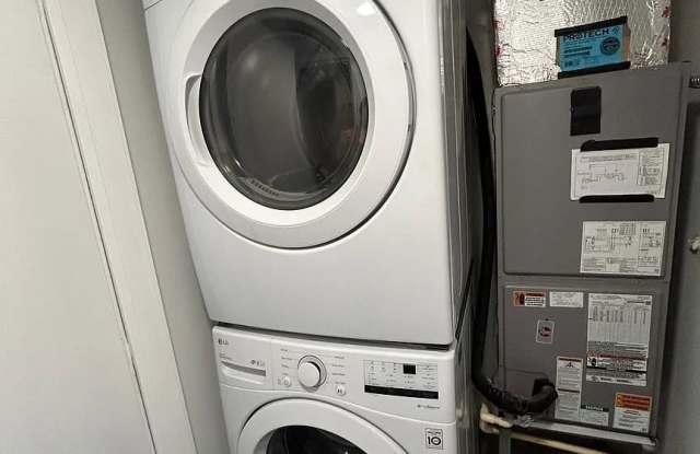 899 SW 3rd Ave Apt 4 photos photos