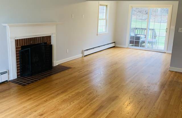 19 Mohawk Dr - 19 Mohawk Drive, Fairfield County, CT 06612