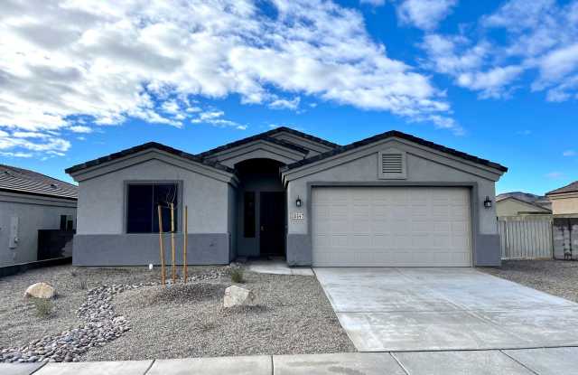 Beautiful 3 Bedroom Home in Eagle View Estates! - 5547 Eagle View Road, Kingman, AZ 86409 Beautiful 3 Bedroom Home in Eagle View Estates! - 5547 Eagle View Road, Kingman, AZ 86409