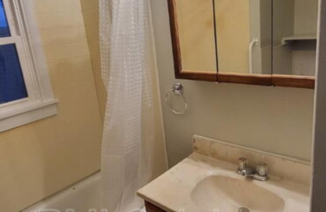 446 N Madison St photos photos