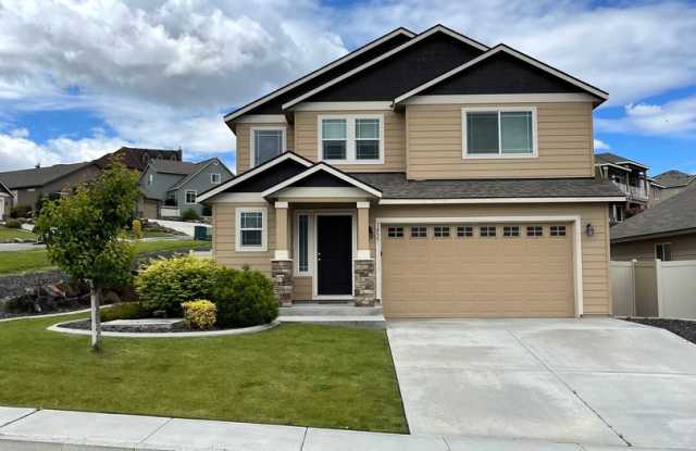 Beautiful Corner Lot Home for Rent in Badger Mountain photos photos