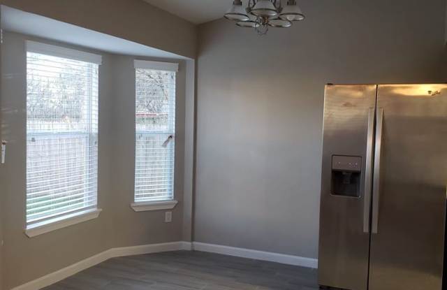 413 Meadowcreek Cir Gallery 4