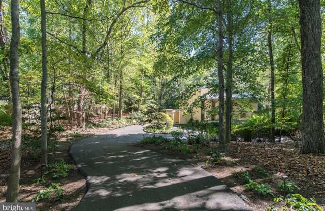 1325 DARNALL Drive Gallery 4