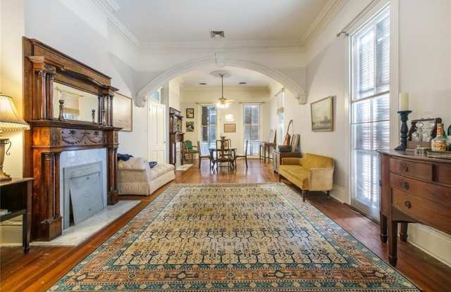 3621 BURGUNDY Street Gallery 2