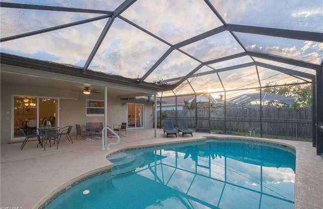 731 104th AVE N - 731 104th Avenue North, Naples Park, FL 34108