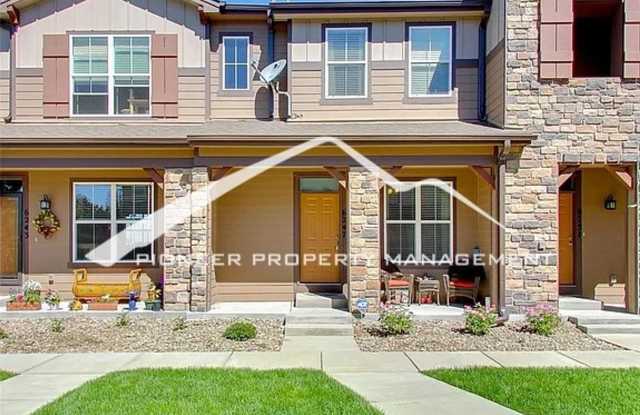 Low-Maintenance Living with Mountain Views! 3BR Townhome, 2-Car Garage & A/C photos photos