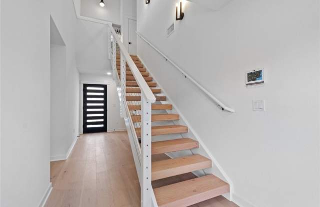 1694 Acacia Gallery 3