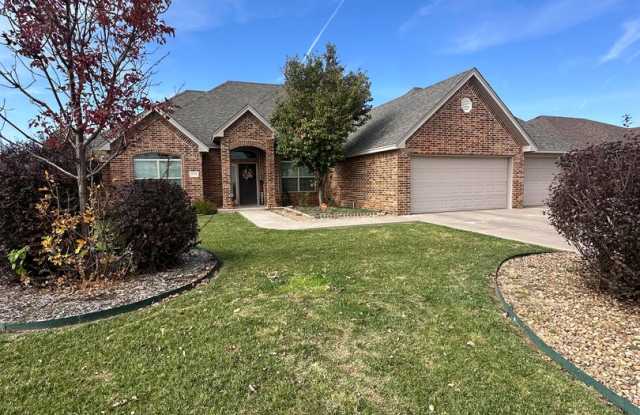 Stunning 4 Bed Home! 3 Car garage ! Mesa School District! Gallery 4