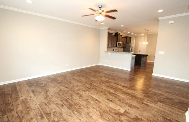 1043 Myers Point Dr Gallery 2
