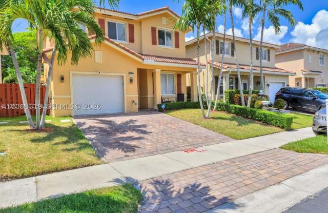 8956 SW 215th Ln Gallery 3