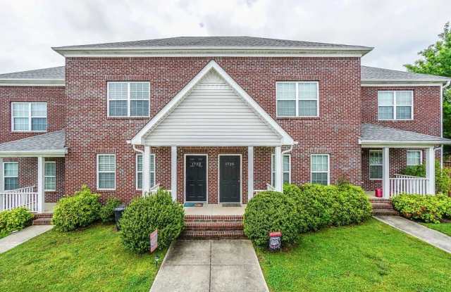 BEAUTIFUL TOWNHOME photos photos