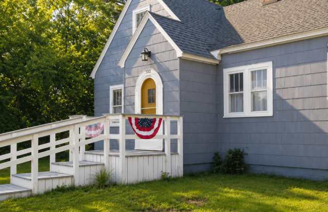 Flambeau Street 515 photos photos