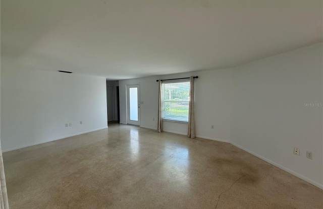 8735 DUNMORE Drive Gallery 4
