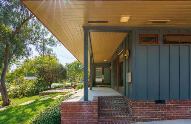 1025 Nithsdale Road Gallery 3