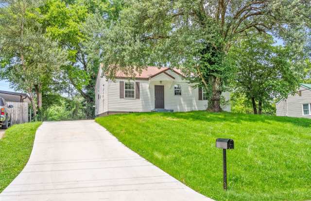 3 Bedroom Home For Rent Near APSU! photos photos