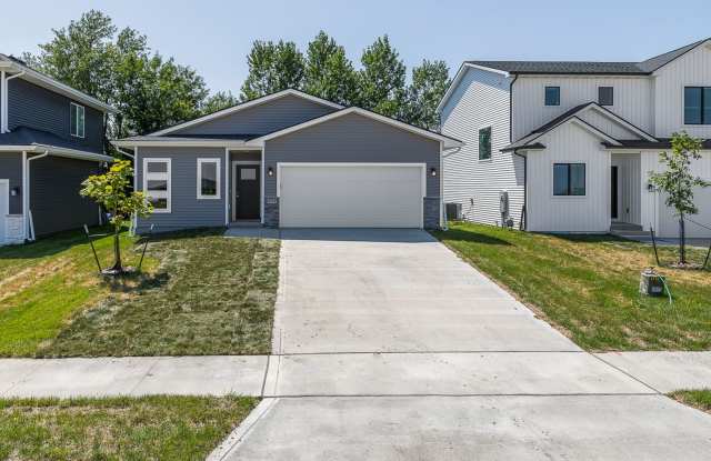 Great 3 Bedroom Single-Family Home in Urbandale photos photos