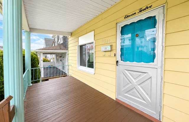 1112 W Elm Street Gallery 2