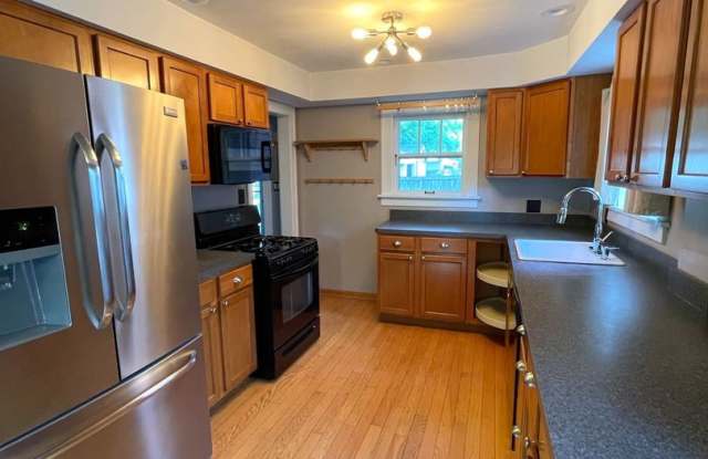 1404 E. Park Place photos photos