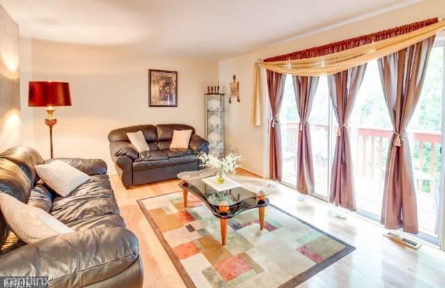 8813 Stonebrook Ln Gallery 2