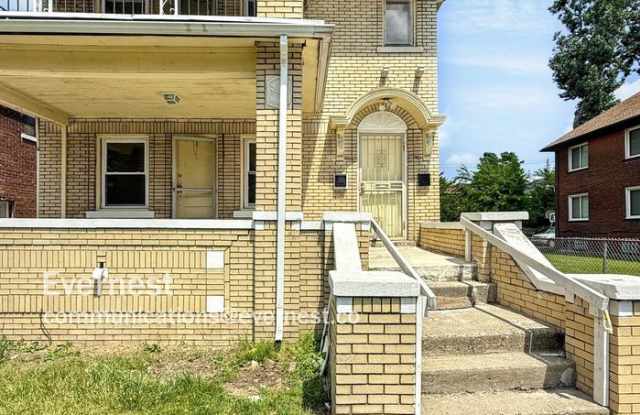 3030 Cortland Street photos photos