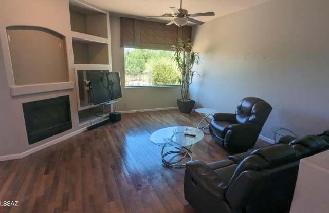 5245 N Sterling Springs Drive Gallery 4