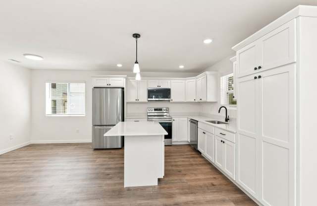 1 Month FREE Rent! Applied to Your First Full Month. Terms & Conditions Apply. Gallery 3