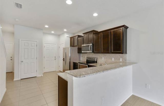 4754 WHITE SANDERLING COURT Gallery 3