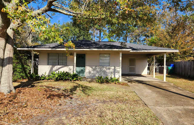 Roberts Circle, 117 photos photos Roberts Circle, 117 photos photos