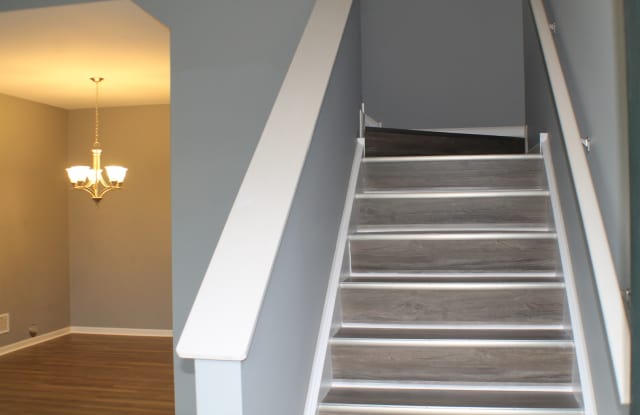 501 South Jade Lane Gallery 2
