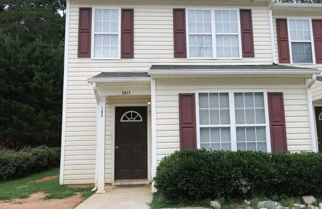 Great 3BD/3BA townhome near downtown Raleigh! Gallery 1