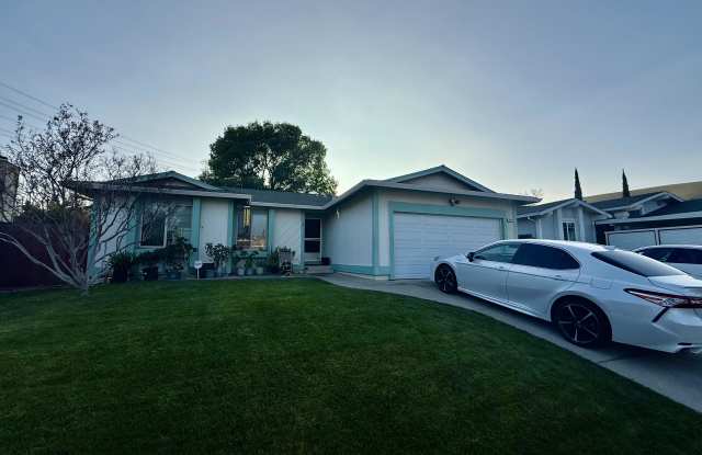 2272 Mt Whitney Dr - 2272 Mount Whitney Drive, Pittsburg, CA 94565