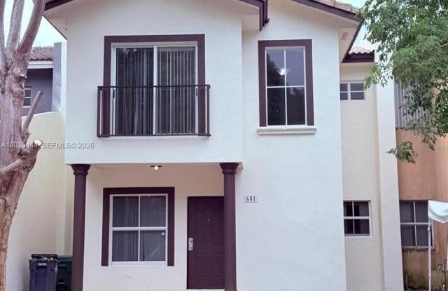 681 SW 7th St photos photos