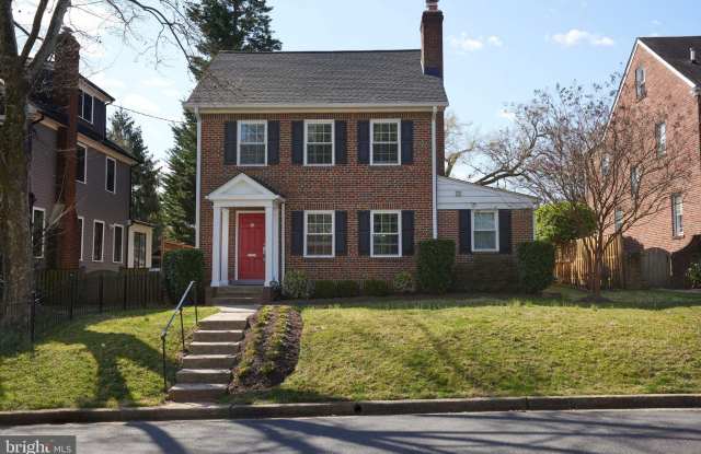 4912 BRANDYWINE Street NW Gallery 1
