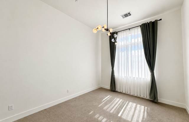 2073 Joshua Tree Circle Gallery 4