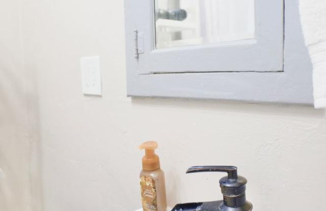 2 Bedroom 1 Bath Close to 4th Ave and Downtown Tucson Gallery 2