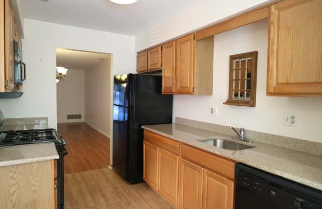 74 FAIR OAKS COURT Gallery 4