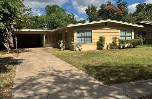 902 Fern Lane - 902 Fern Lane, Victoria, TX 77904